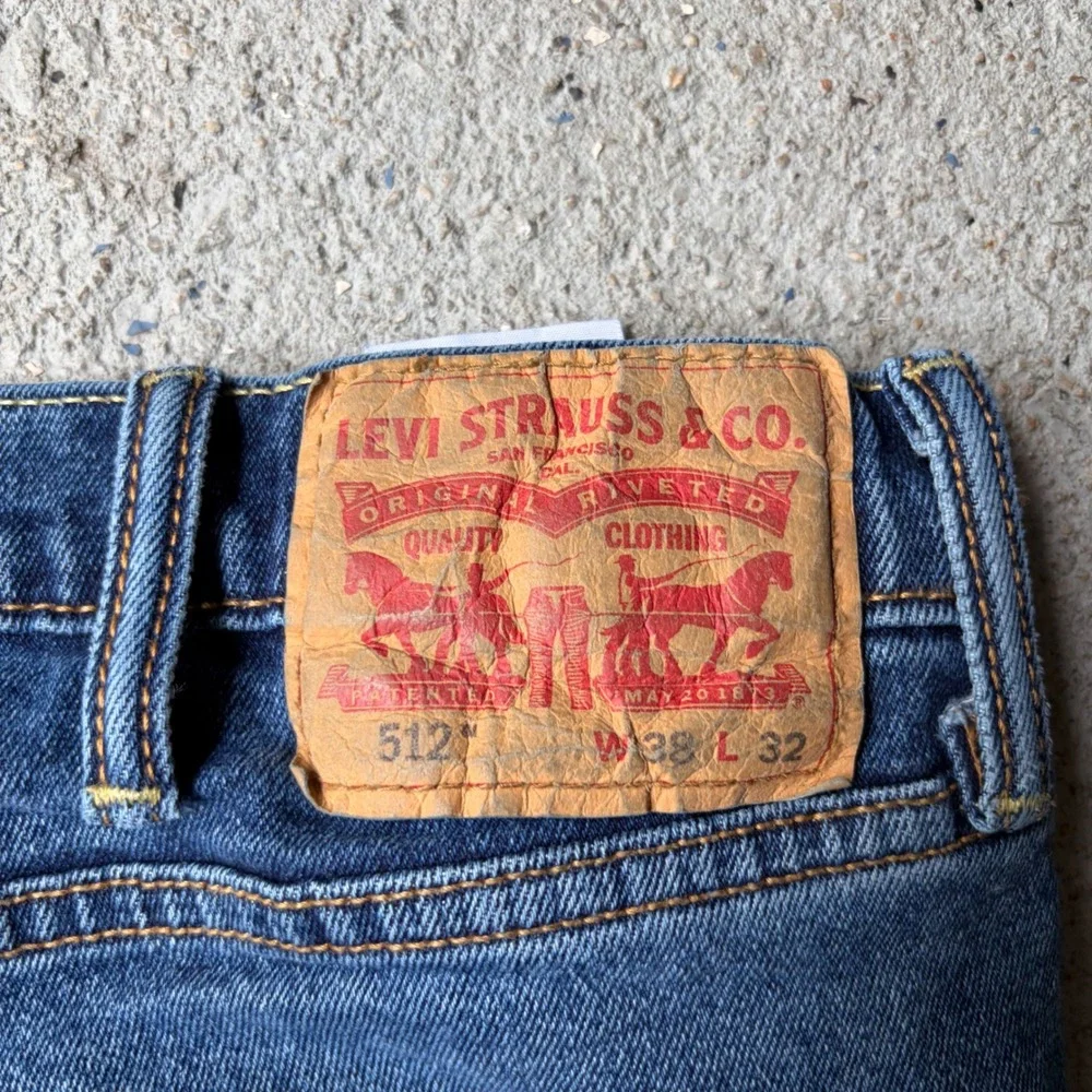 Levis 512 Slim Taper Jeans Mens 38x32 Medium Wash Blue Denim 28833-0074